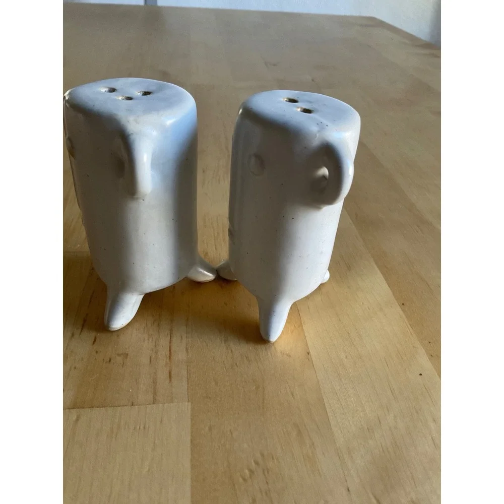 Vintage White Ceramic Face Salt Pepper Shakers Set Tripod Folk Art Minimalist